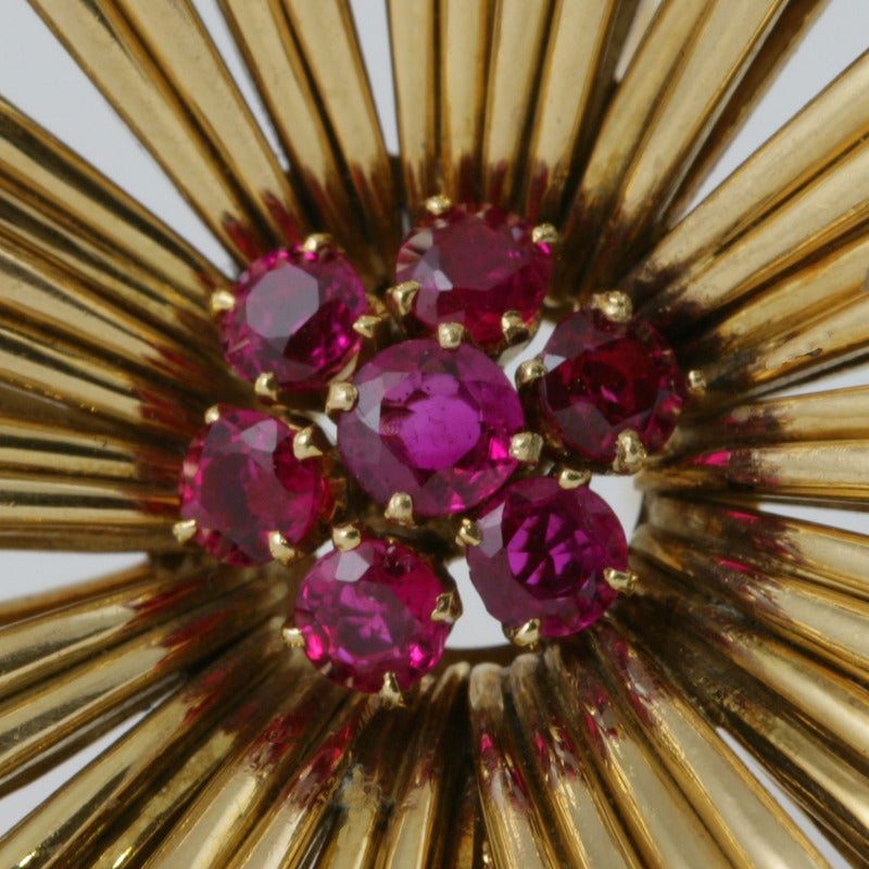 Women's Van Cleef & Arpels French Mid-20th Century Ruby Gold Flower Brooch