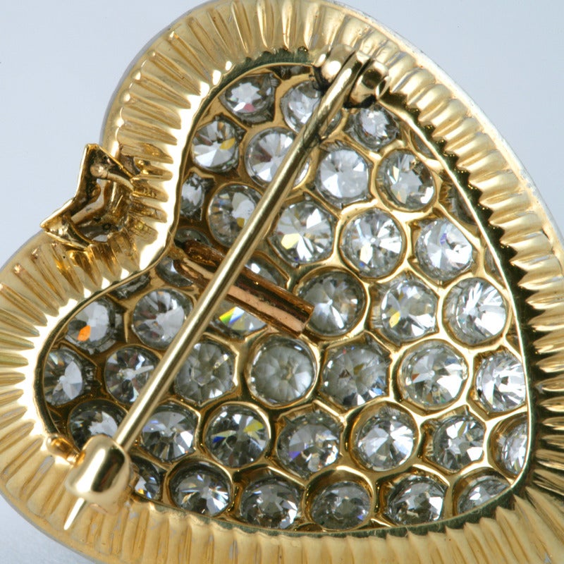 Mid-20th Century Diamond Gold Platinum Heart Brooch/Pendant In Excellent Condition In New York, NY
