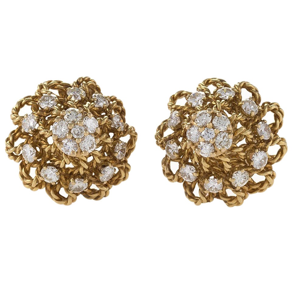 Boucles d'oreilles en or et diamants de Marianne Ostier du milieu du 20e siècle en vente
