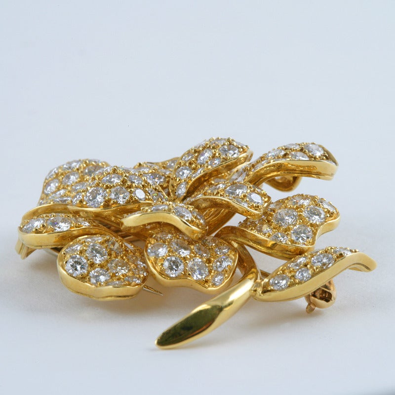 Van Cleef & Arpels Mid-20th Century Diamond Gold Flower Brooch 1