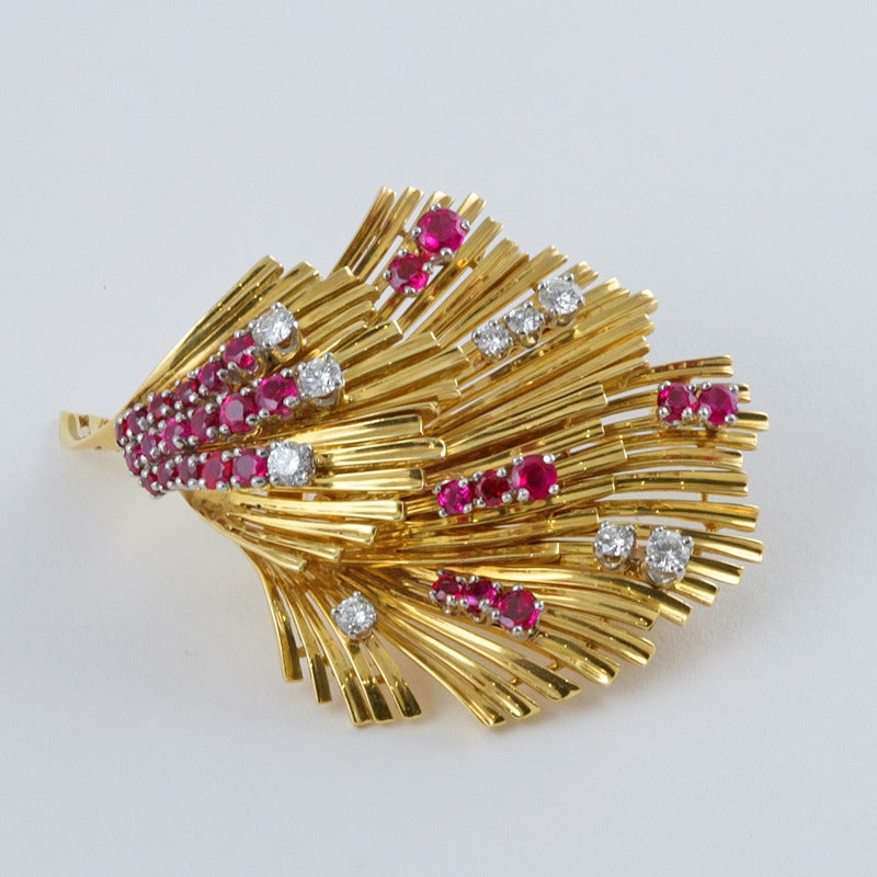 Tiffany & Co. Mid-20th Century Ruby Diamond and Gold Brooch In Excellent Condition For Sale In New York, NY