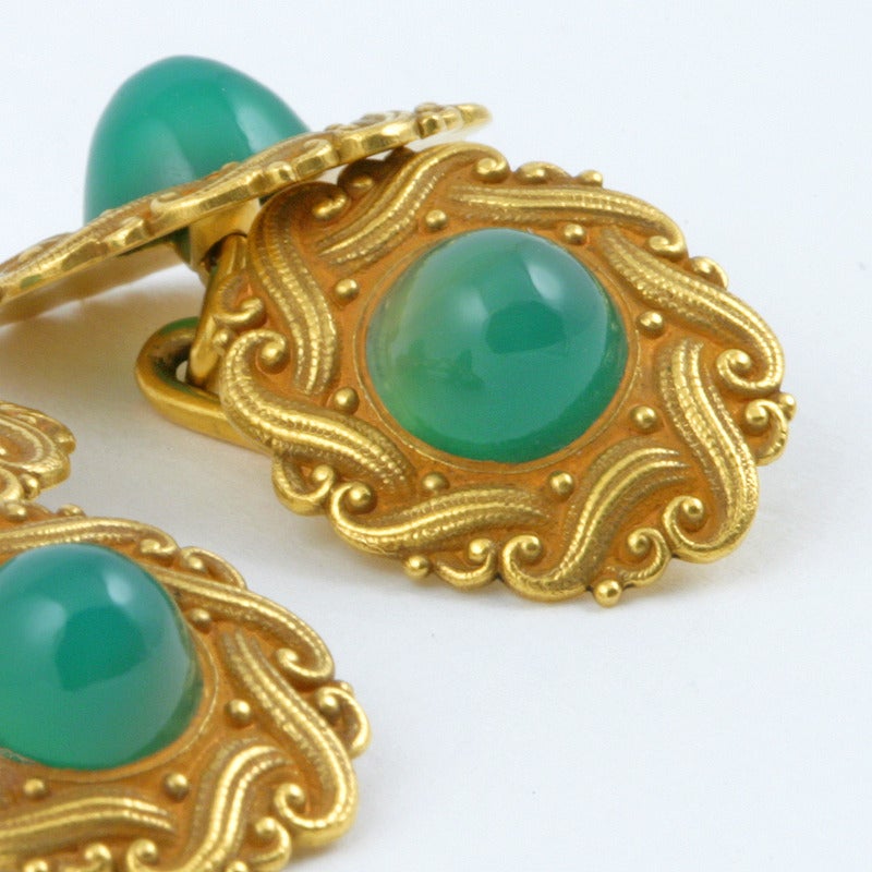 Art Nouveau Green Chrysophrase and Gold Cuff Links In Excellent Condition For Sale In New York, NY