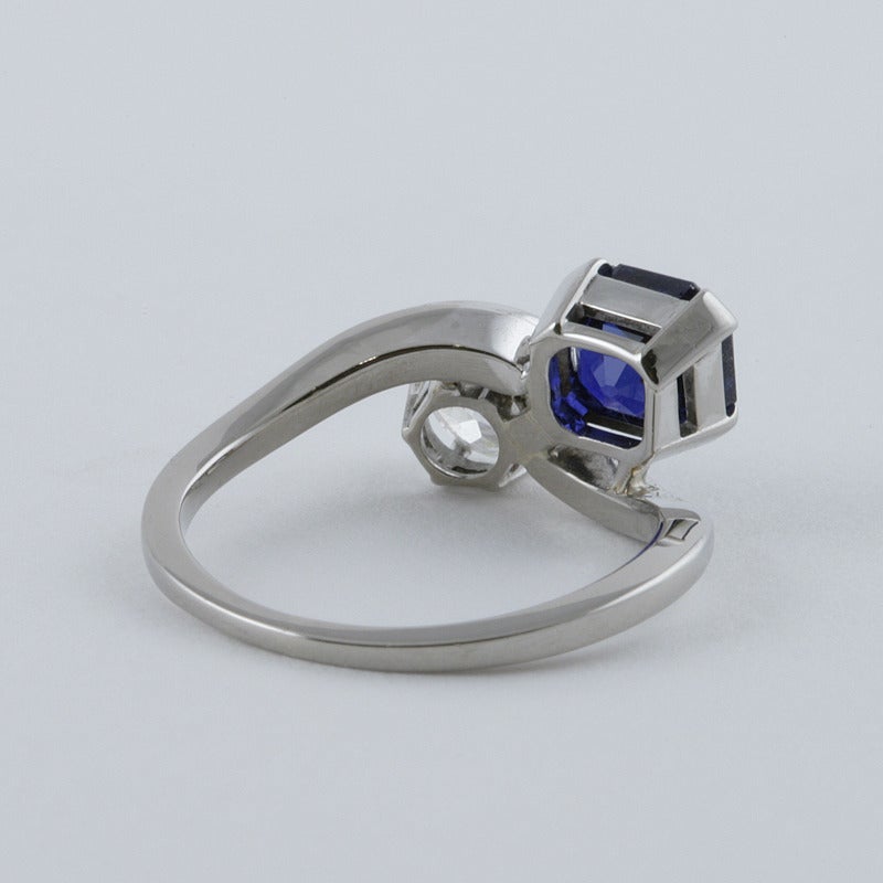 Round Cut 1960s Blue Sapphire Diamond and Platinum 