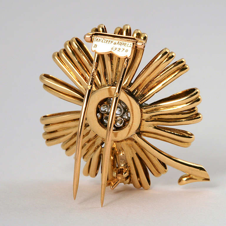 Van Cleef & Arpels Paris Mid-20th Century Diamond and Gold Flower Brooch