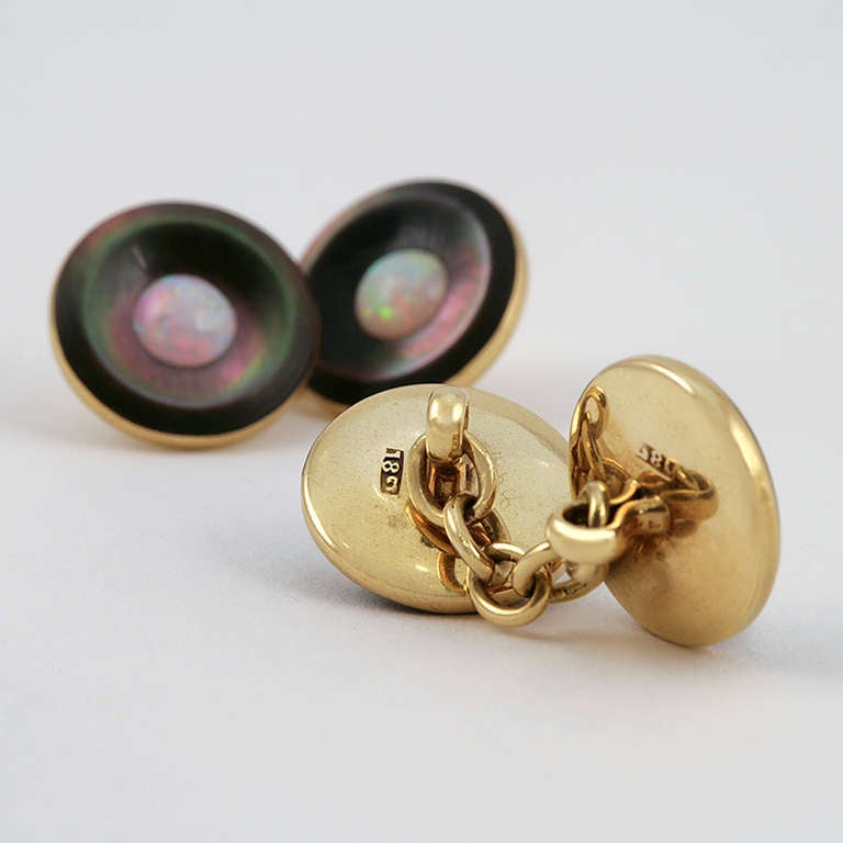 Men's English 1940s Retro Mother-of-Pearl White Opal Gold Cuff Links For Sale