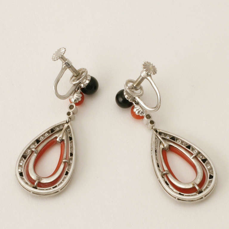 Women's French 1920s Art Deco Diamond Coral Onyx and Platinum Earrings For Sale