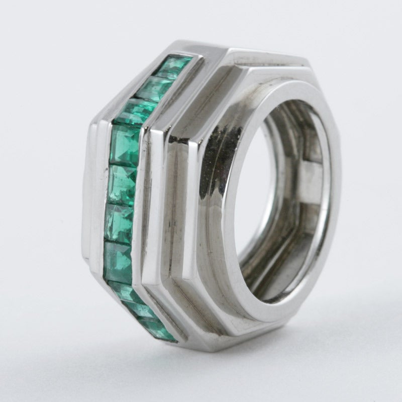 Boucheron Art Deco Emerald Platinum Ring In Excellent Condition In New York, NY