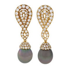 Van Cleef & Arpels Late-20th Century Tahitian Pearl Diamond Gold Earrings