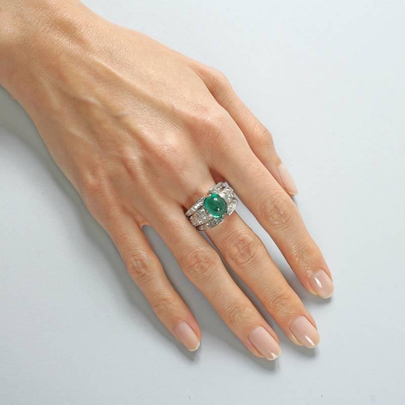French 1980s Century Colombian Emerald and Diamond Ring 1