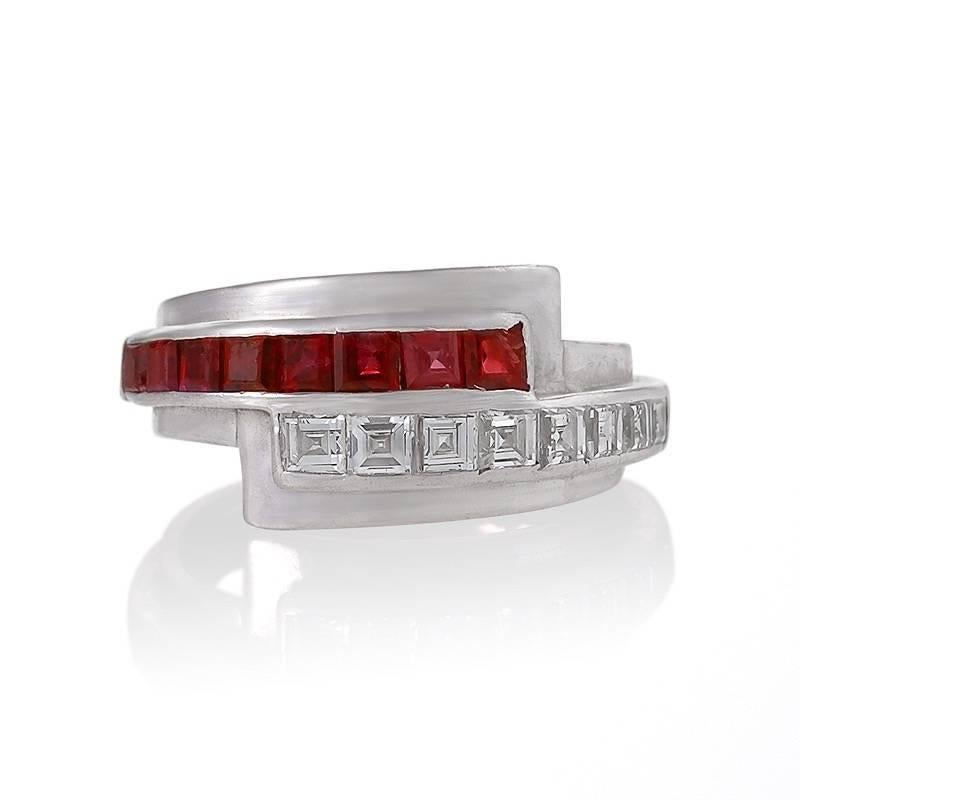 Raymond Yard 1930's Retro Diamond, Ruby and Platinum Ribbon Ring In Excellent Condition In New York, NY