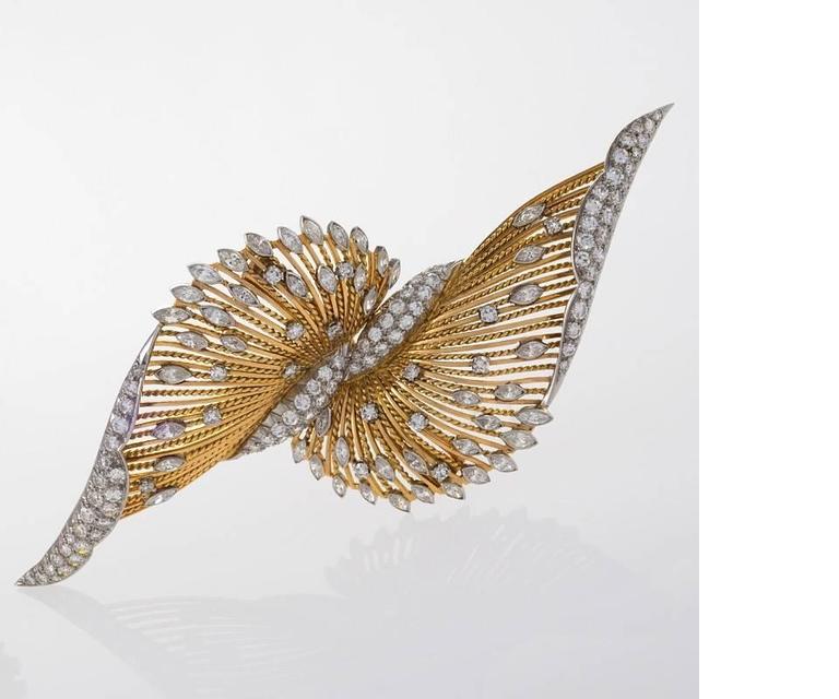 Pair Pierre Sterlé 1950's Diamond Gold Platinum Clip Brooches In Excellent Condition In New York, NY