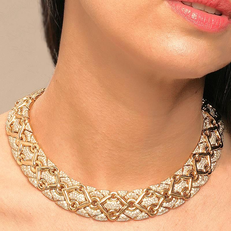 Bulgari Late 20th Century Diamond Gold Trika Necklace 2