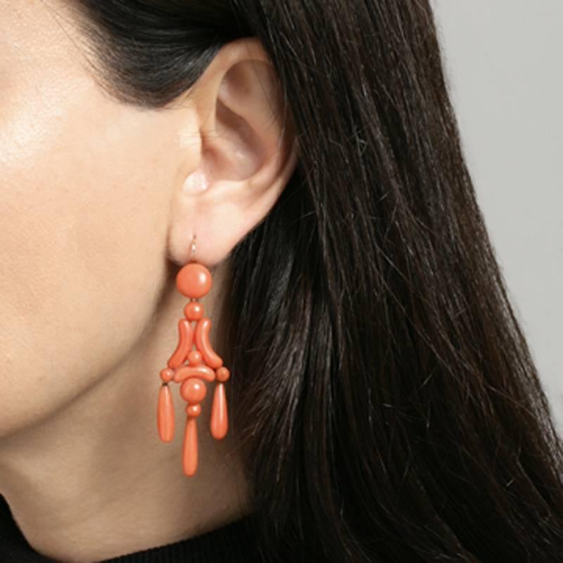 Victorian Coral and Gold Girandole Earrings In Excellent Condition In New York, NY