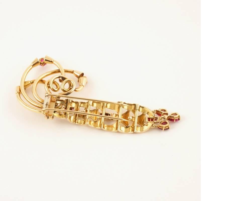 Mellerio dits Meller French Retro Gold and Ruby Brooch  In Excellent Condition In New York, NY