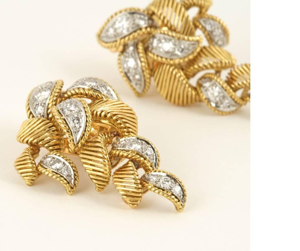 Van Cleef & Arpels Paris Georges L'Enfant Mid-20th Century Diamond Gold Earrings In Excellent Condition In New York, NY