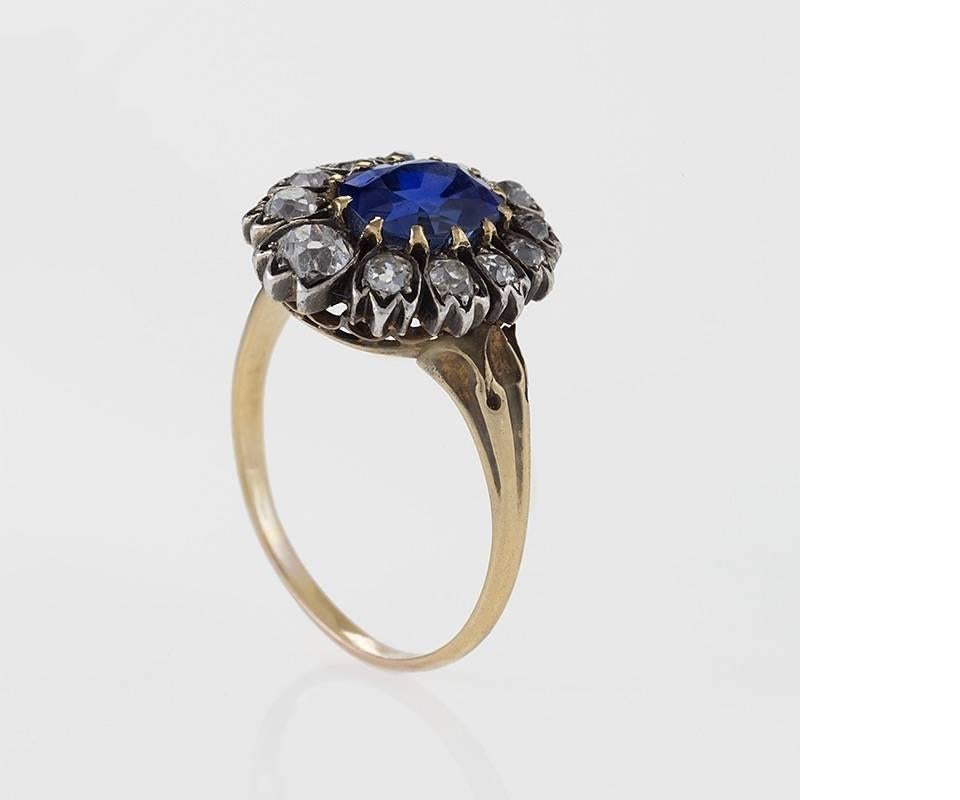 Antique Diamond and Sapphire Silver Top Gold Cluster Ring In Excellent Condition In New York, NY
