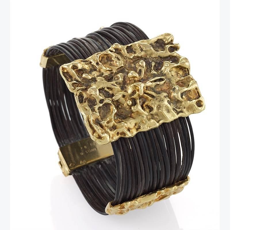 Van Cleef & Arpels Paris Gold and Elephant Hair Modernist Bracelet In Excellent Condition In New York, NY