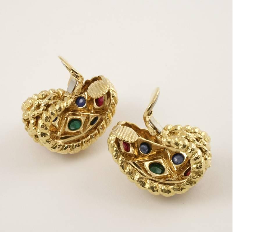 David Webb 1970s Sapphire, Ruby, Emerald and Gold Earrings In Excellent Condition For Sale In New York, NY