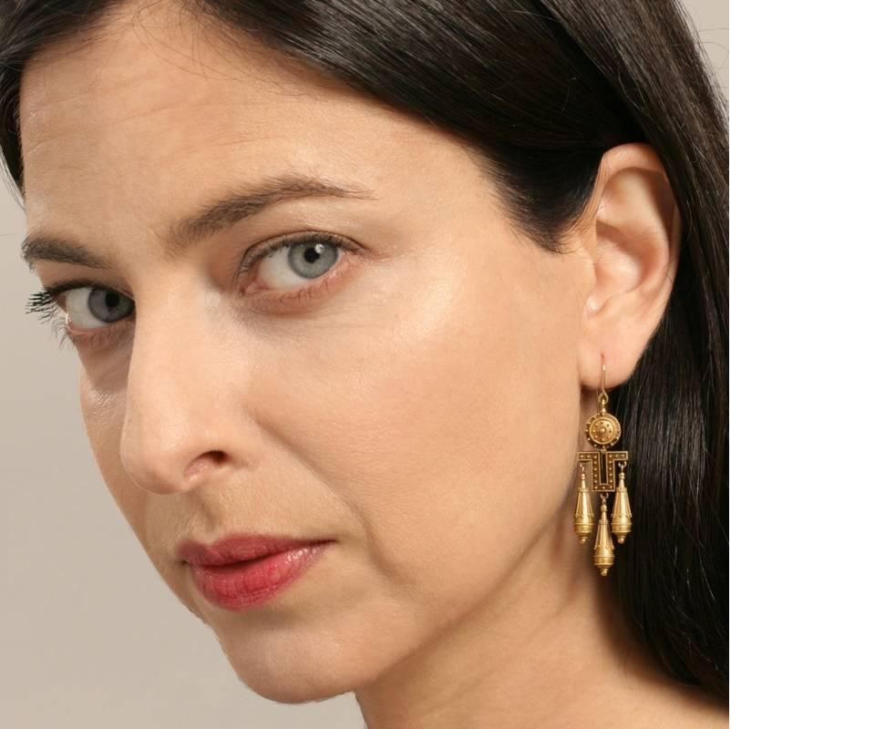 French Late-19th Century Etruscan Revival Gold Earrings In Excellent Condition In New York, NY