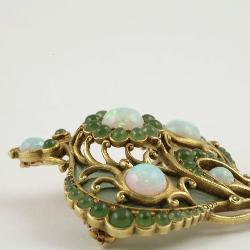 Cabochon Marcus & Co. Art Nouveau White Opal, Chrysoprase, Enamel and Gold Pendant Brooch