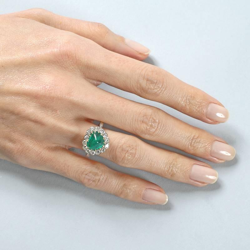 French Mid 20th Century Cabochon Emerald Diamond Gold Platinum Ring In Excellent Condition In New York, NY
