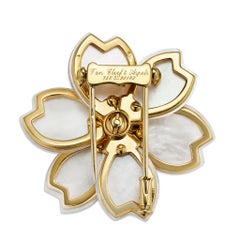 Van Cleef & Arpels Paris „Rose de Noël“ Brosche