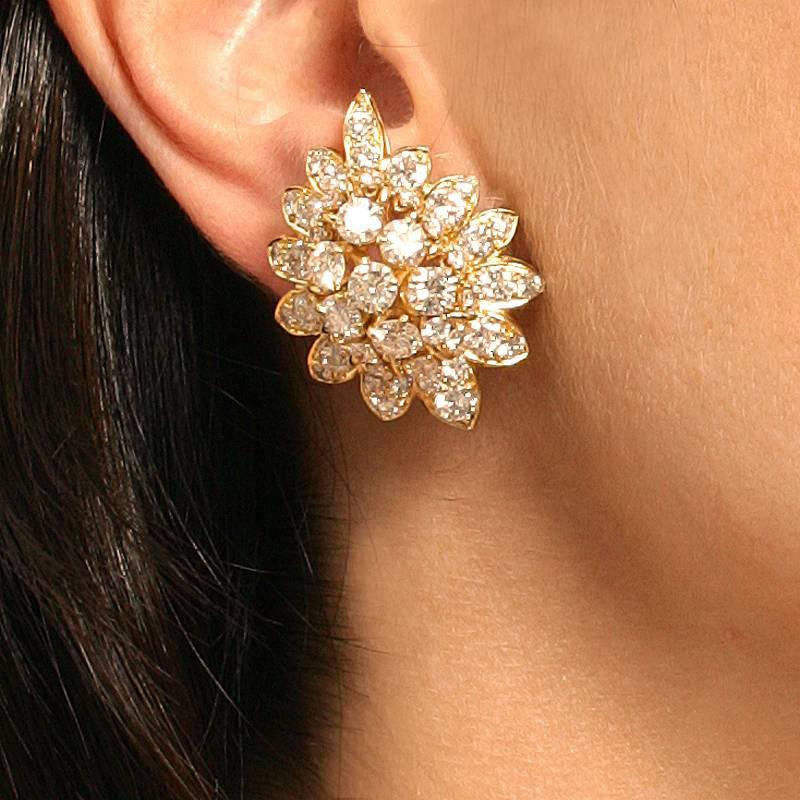 Van Cleef & Arpels 1960s Diamond and Gold Earrings 1