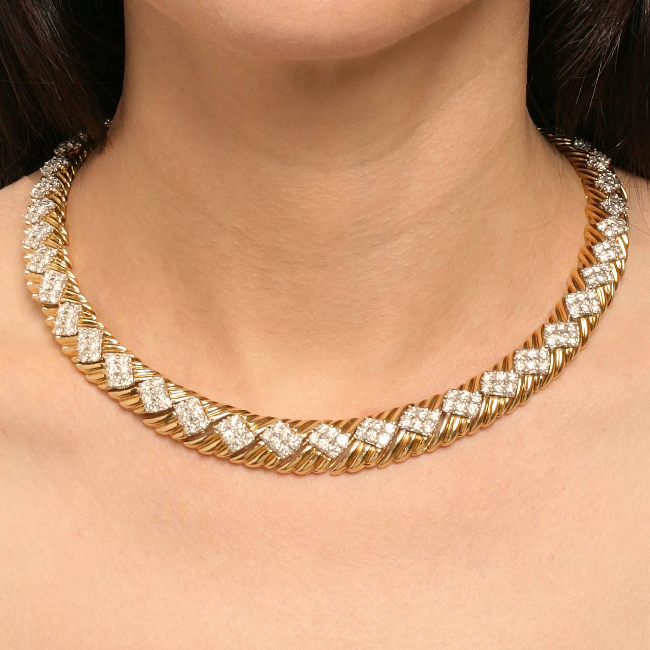 1980s Diamond and Gold Necklace For Sale 2