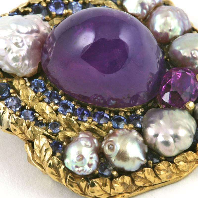 Louis Comfort Tiffany Arts and Crafts Pearl Sapphire and Gold Brooch In Excellent Condition In New York, NY