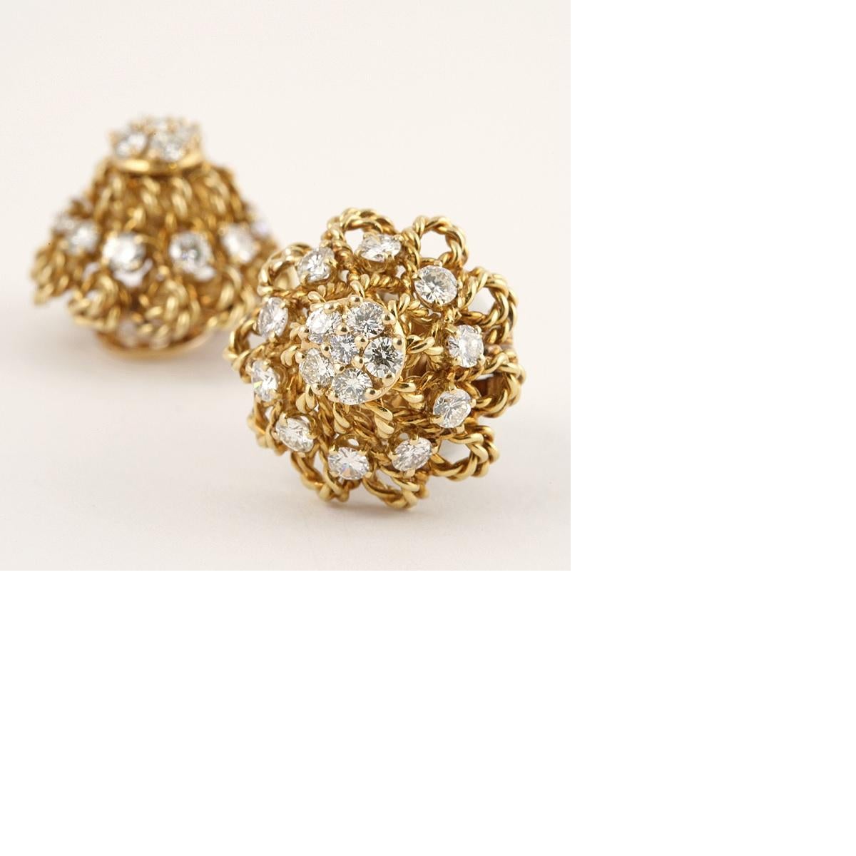 Marianne Ostier Mid-20th Century Diamond Gold Earrings In Excellent Condition For Sale In New York, NY