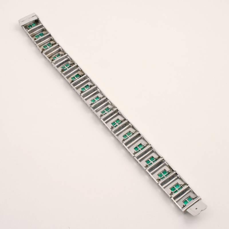 Square Cut Rubel Freres French 1930s Retro Diamond, Emerald and White Gold Bracelet For Sale