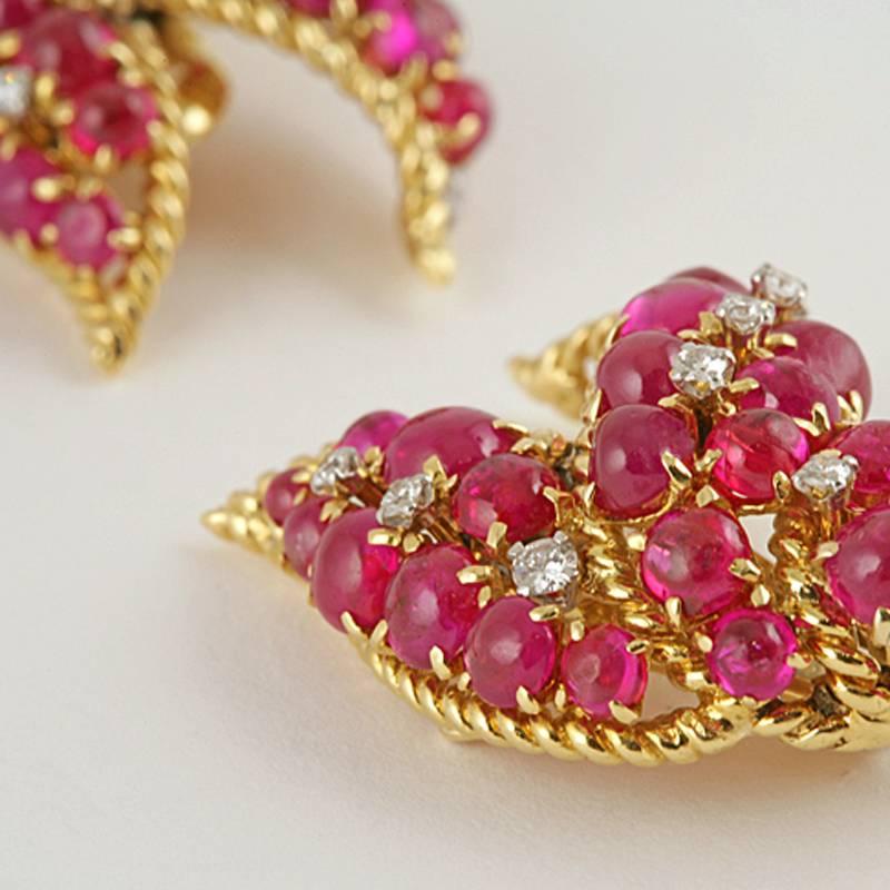 David Webb 1960s Ruby, Diamond and Gold Earrings In Excellent Condition For Sale In New York, NY