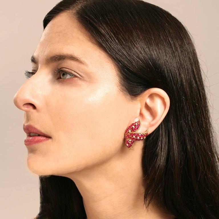 David Webb 1960s Ruby, Diamond and Gold Earrings For Sale 1