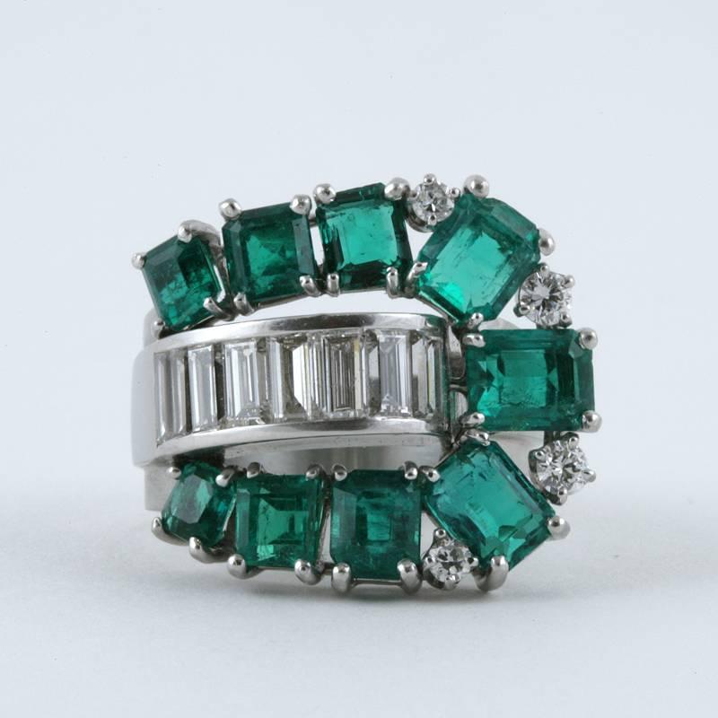 Retro Diamant-Smaragd- und Platin-Ring 'Buckle' Damen im Angebot