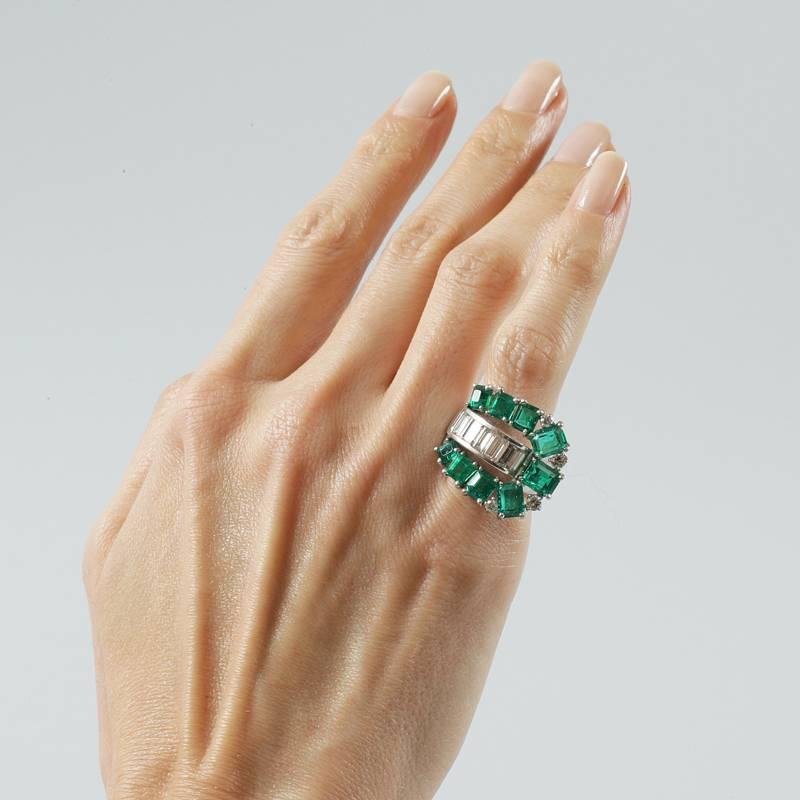 Retro Diamant-Smaragd- und Platin-Ring 'Buckle' im Angebot 1