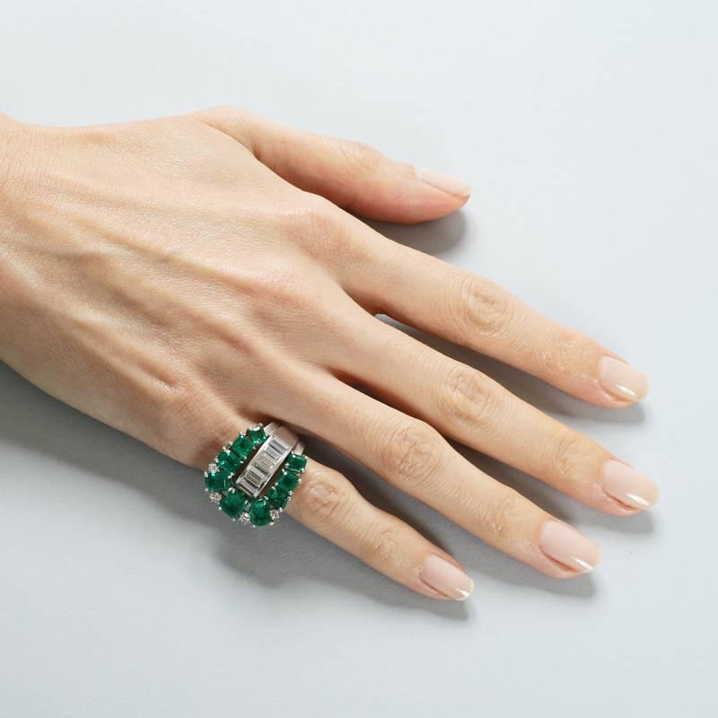 Retro Diamant-Smaragd- und Platin-Ring 'Buckle' im Angebot 2