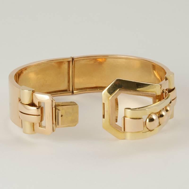 Retro Gold Bangle Bracelet In Excellent Condition In New York, NY
