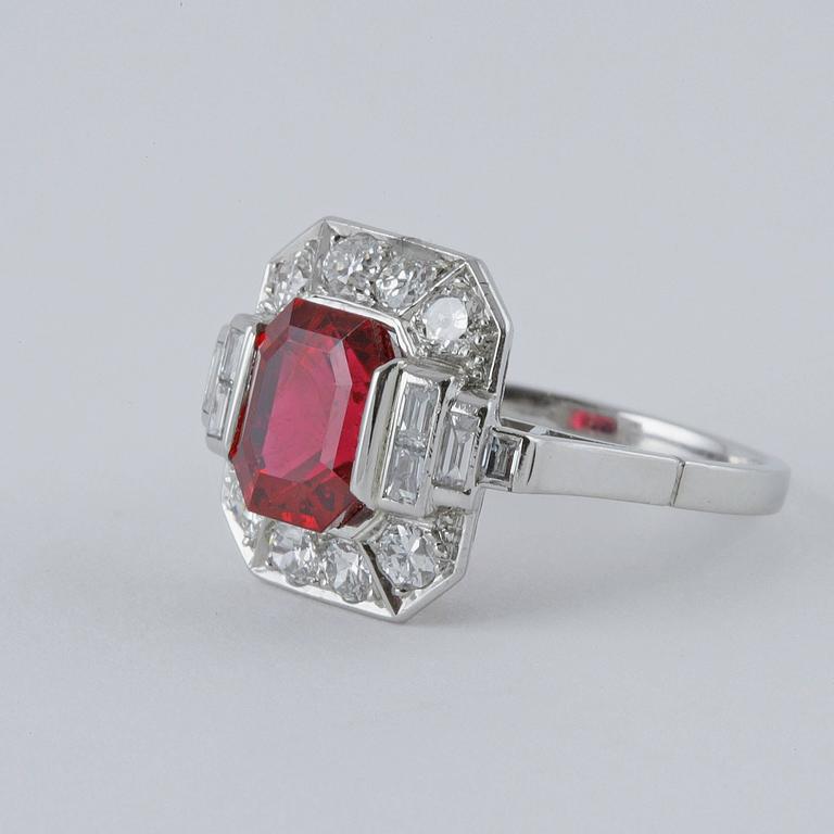 Art Deco Red Spinel, Diamond and Platinum Ring For Sale at 1stdibs