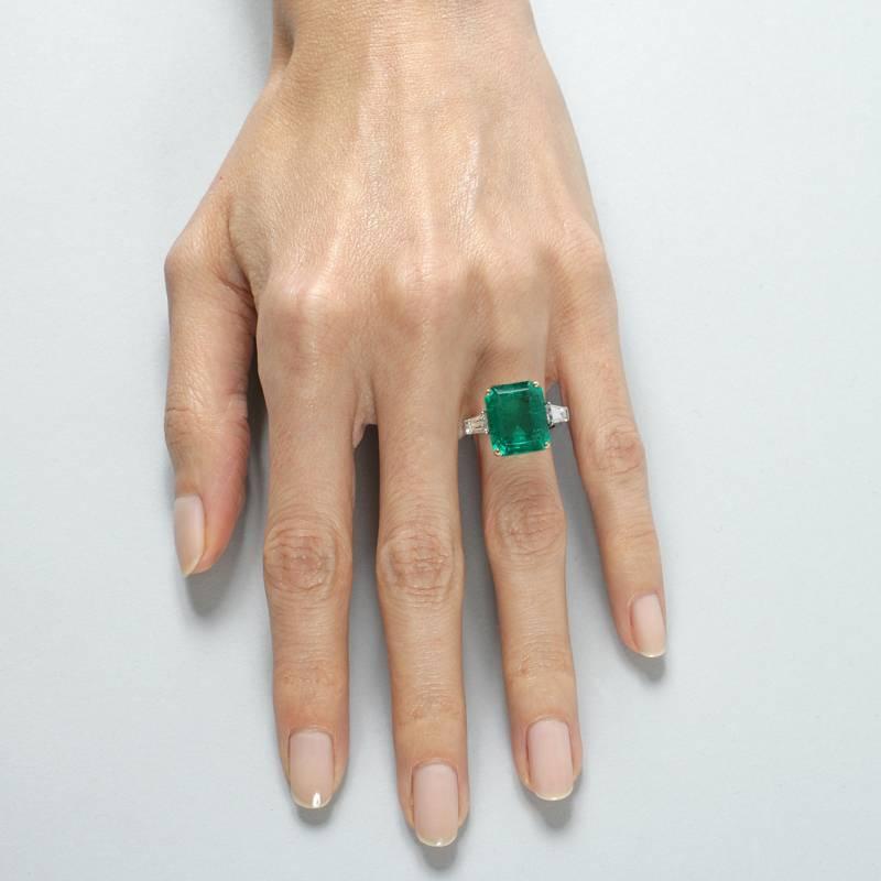 Women's Colombian Emerald and Diamond Ring 