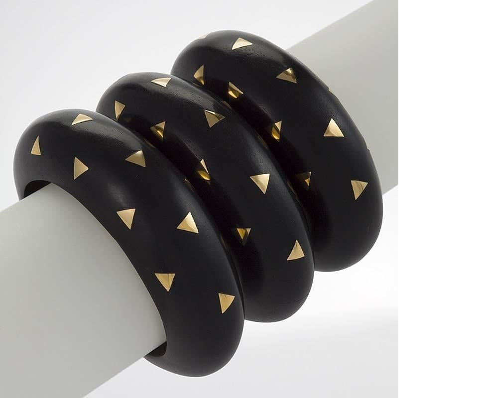 Van Cleef & Arpels Paris Late 20th Century Set of Three Wood Gold Cuff Bracelets In Excellent Condition In New York, NY