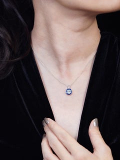 Collier pendentif Art déco avec saphir bleu aigue-marine taille Asscher, en or blanc 14 carats