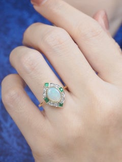 Set aus passendem Ring und Anhänger mit Opal, Smaragd und Diamanten aus 14-karätigem Gelbgold