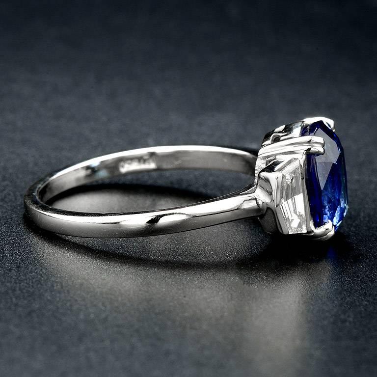 Contemporary Certified 3.158 Carat Ceylon Sapphire Diamond Platinum Ring