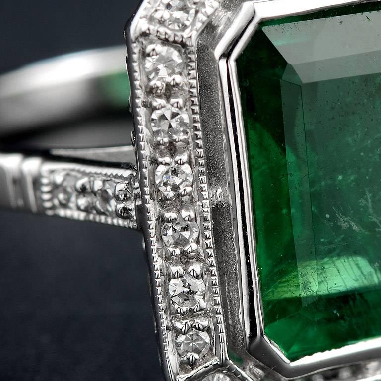 Certified 6.401 Carat Zambian Emerald Diamond 18 Karat White Gold Cocktail Ring In New Condition In Bangkok, TH