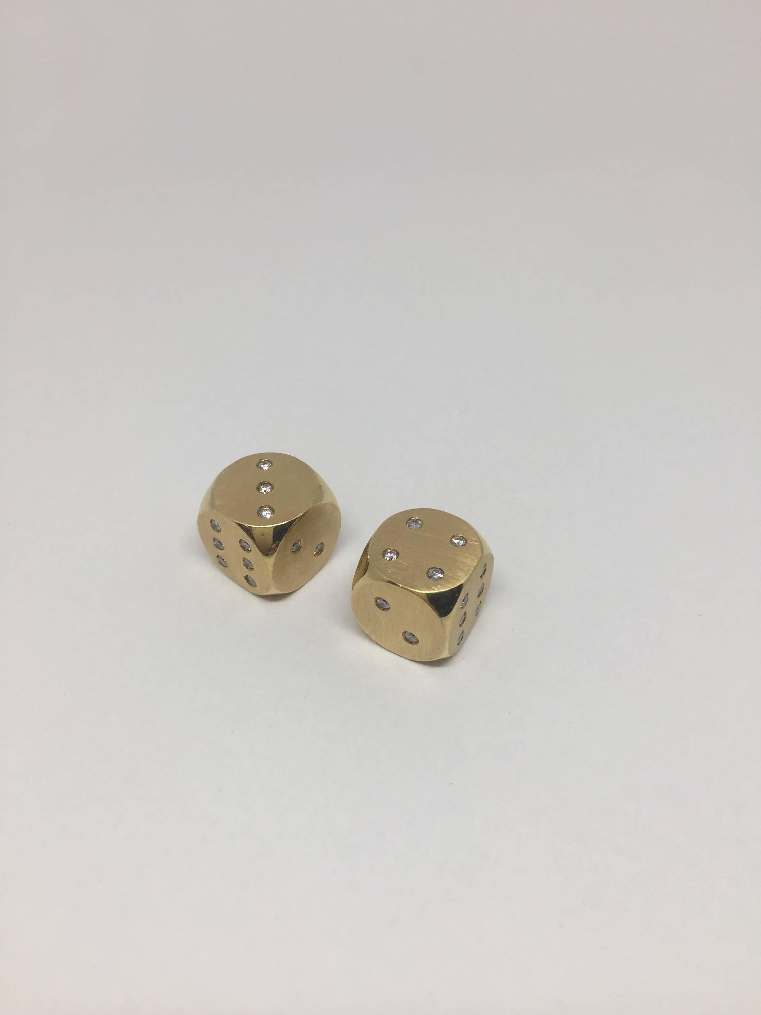 Yellow Gold Dice with Diamonds In Excellent Condition For Sale In Istanbul, TR