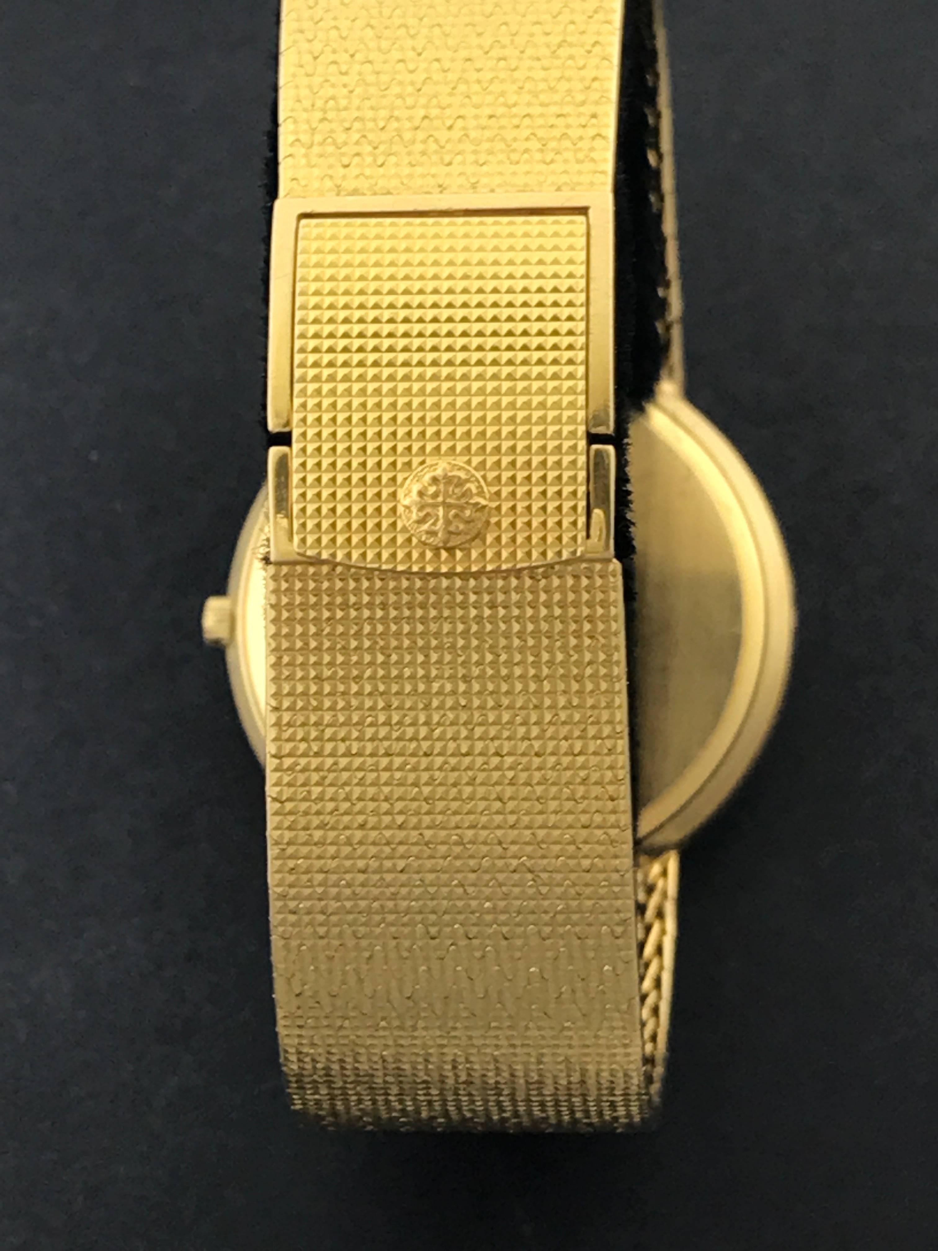 Patek Philippe Yellow Gold Calatrava Ultra Thin Manual Wristwatch Ref 3611 In Excellent Condition In Dallas, TX