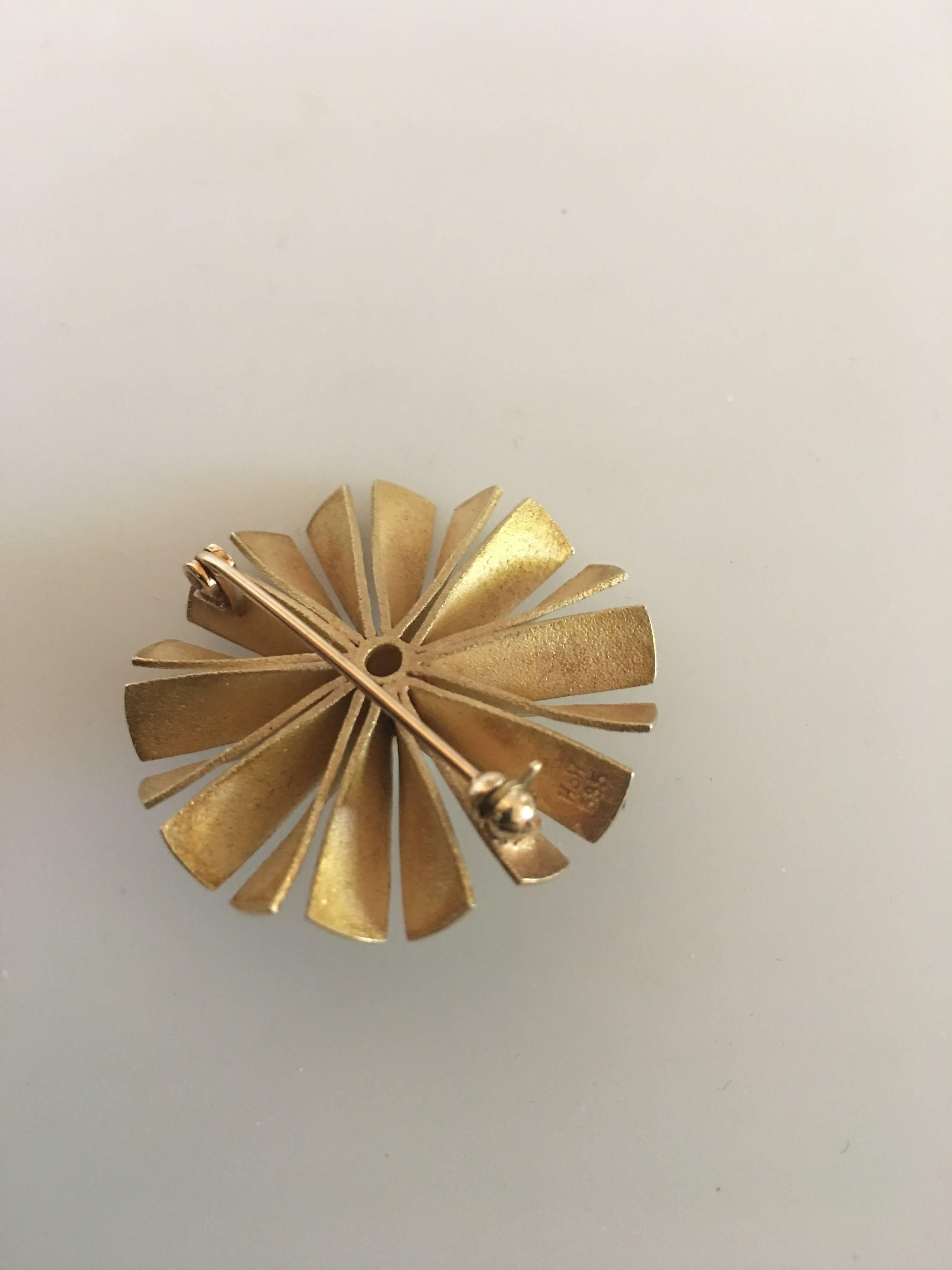 Modern Hans Hansen 14 Karat Round Gold Brooch with Pearl