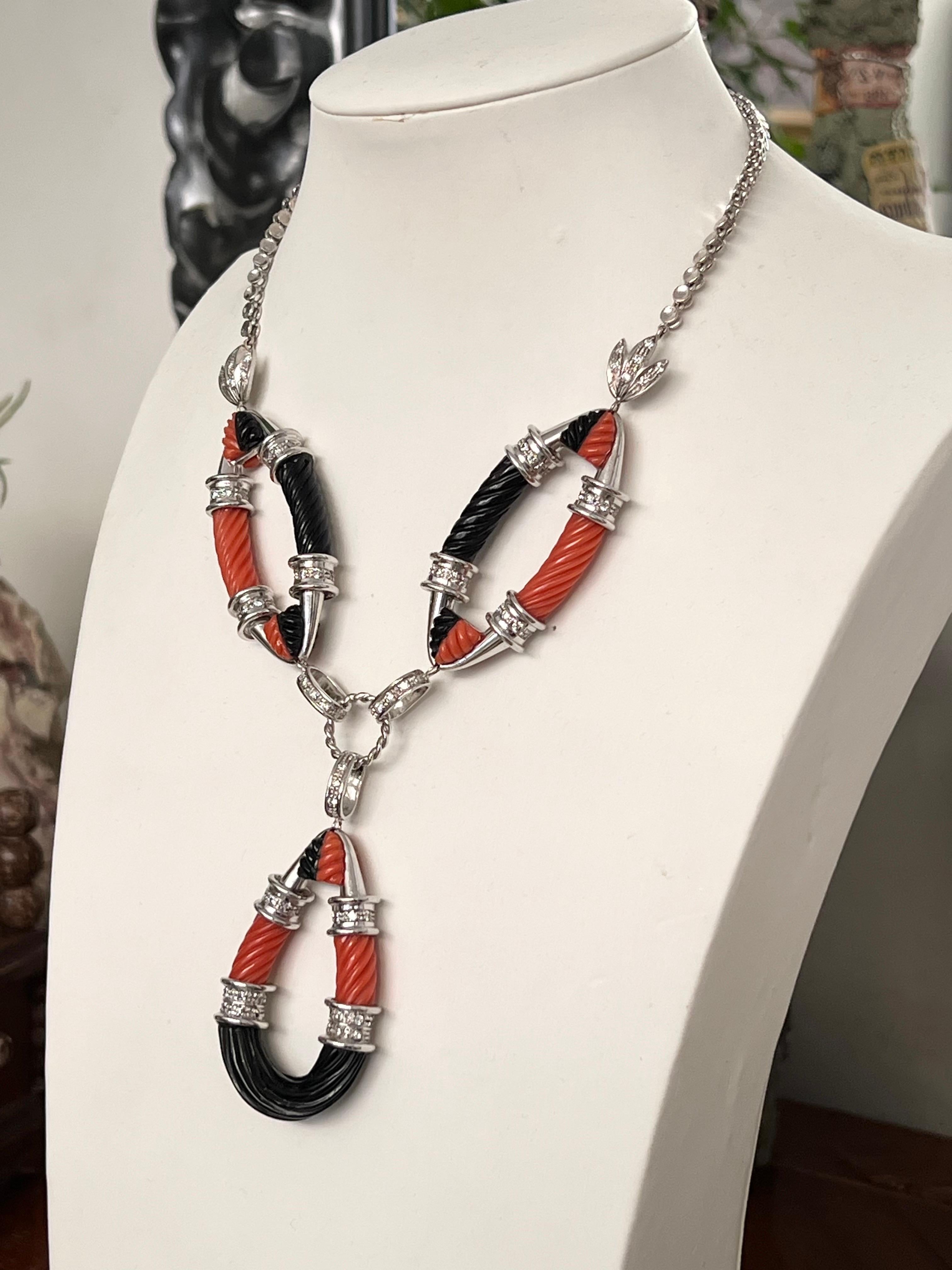  Coral Onyx Diamonds 18 Karat White Gold Pendant Necklace For Sale 2
