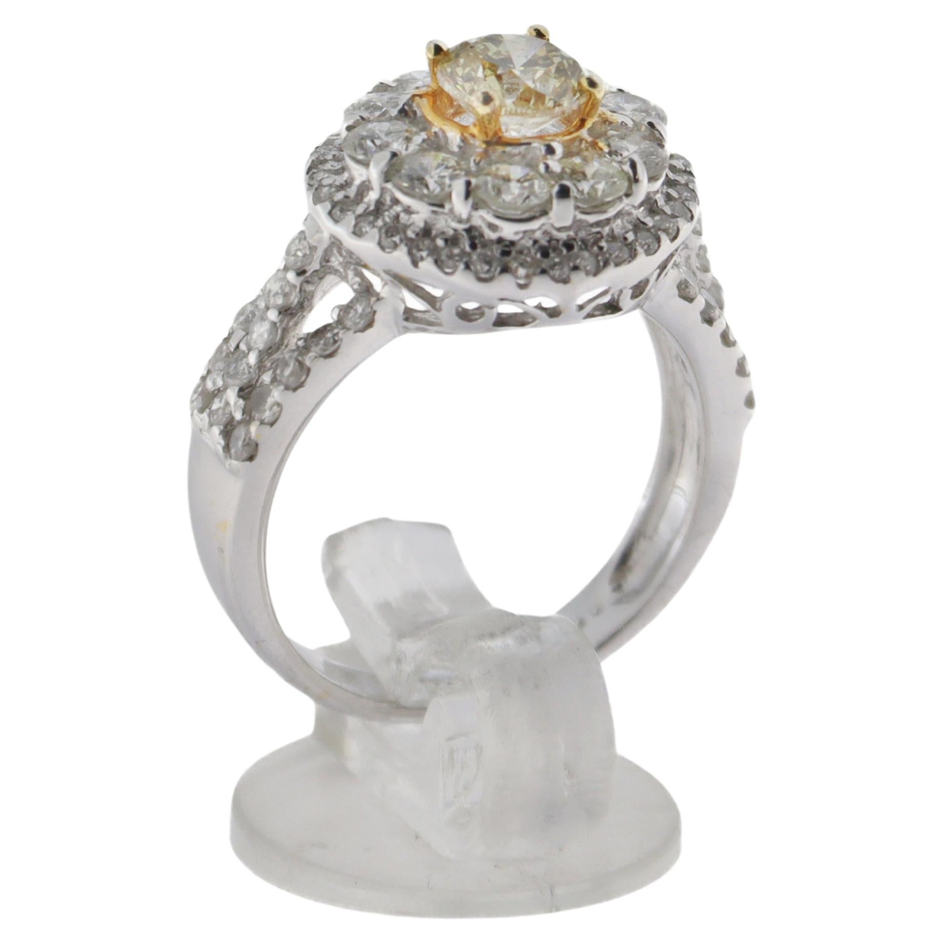 Handcraft Fancy 18 Karat Weißgold Diamanten Verlobungsring