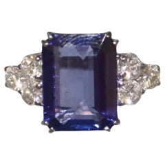 Handcraft Tanzanite 18 Karat White Gold Diamonds Cocktail Ring